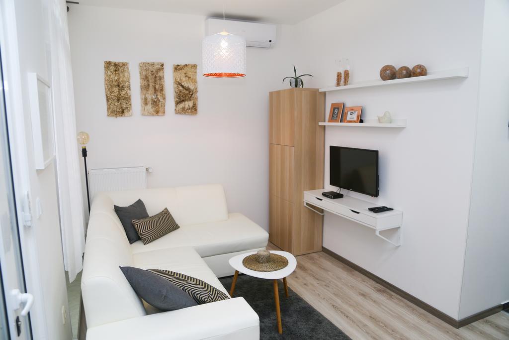 Apartments Bogdan Свети-Мартин-на-Мору Экстерьер фото