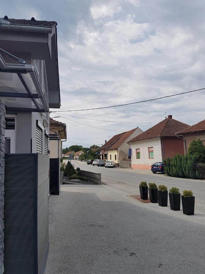 Apartments Bogdan Свети-Мартин-на-Мору Экстерьер фото